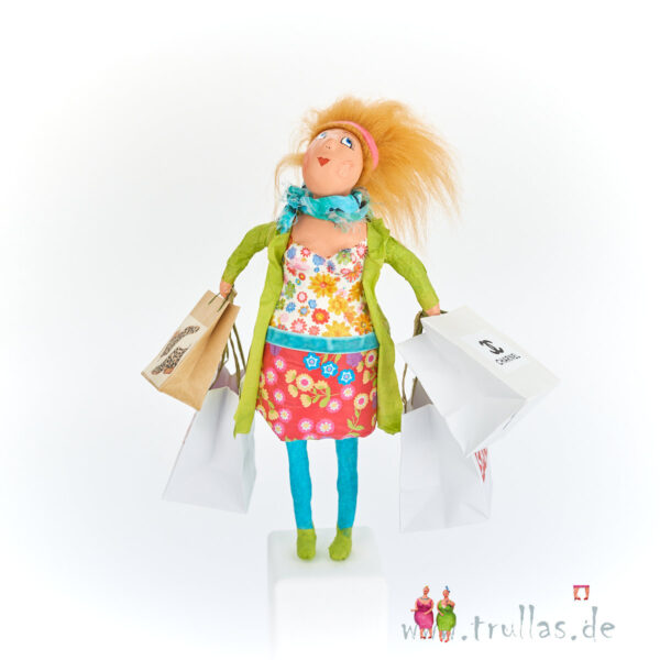 Shopping-Trulla - Merle ist eine handgefertigte Figur aus Pappmachee. Trullas sind Geschenkideen fur Menschen die handgemachte Kunst schätzen.